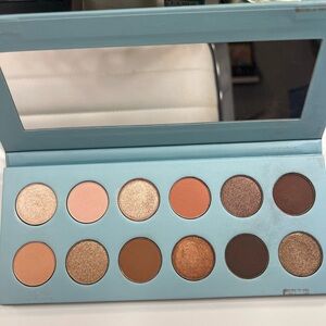 Aeva Beauty Sig nature Eyeshadow Palette